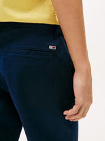 Lade das Bild in den Galerie-Viewer, Tommy Jeans | Scanton Slim Fit Chino Short | C1G Night Navy
