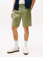 Lade das Bild in den Galerie-Viewer, Tommy Jeans | Scanton Slim Fit Chino Short | MR6 Arub Green
