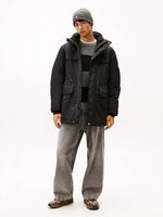 Lade das Bild in den Galerie-Viewer, Tommy Jeans | Wasserabweisender, wattierter Relaxed Fit Parka | BDS black
