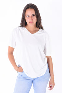 Kleinigkeit | T-Shirt "Lara Soft" V-Neck | 160 offwhite