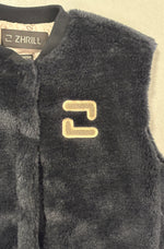 Lade das Bild in den Galerie-Viewer, Zhrill | JARA Kunstfell Weste  | Black
