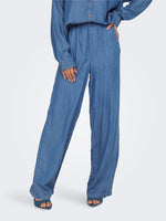 Lade das Bild in den Galerie-Viewer, Only | CHARIS Gerade geschnitten Hose | Medium Blue usedwashed
