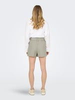 Lade das Bild in den Galerie-Viewer, Only | CARO Normal geschnittene Short | Tea
