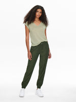 Lade das Bild in den Galerie-Viewer, Only | KELDA-EMERY Normal geschnitten Hose mit weitem Beinschnitt | Grape leaf
