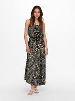 Lade das Bild in den Galerie-Viewer, ONLY | Nova - Maxi Kleid | Indie vibe
