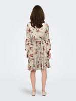 Lade das Bild in den Galerie-Viewer, ONLY | CLEMENTINE Kurzes Kleid | Cremebrülee/roseflowers
