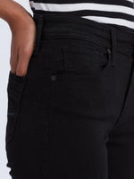 Lade das Bild in den Galerie-Viewer, Cross | ANYA - Jeans Slim Fit High Waist | 155 BLACK
