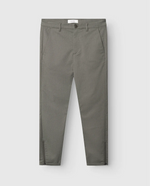 Lade das Bild in den Galerie-Viewer, GABBA | Pisa Domo Cropped Chinohose | 0686 army
