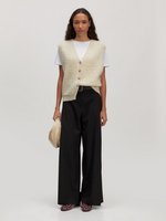 Lade das Bild in den Galerie-Viewer, Edited | Strickweste &#39;Yuna&#39; | GARDENIA weiss
