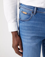 Lade das Bild in den Galerie-Viewer, Wrangler | TEXAS LOW STRETCH - Straight Fit | Favorite

