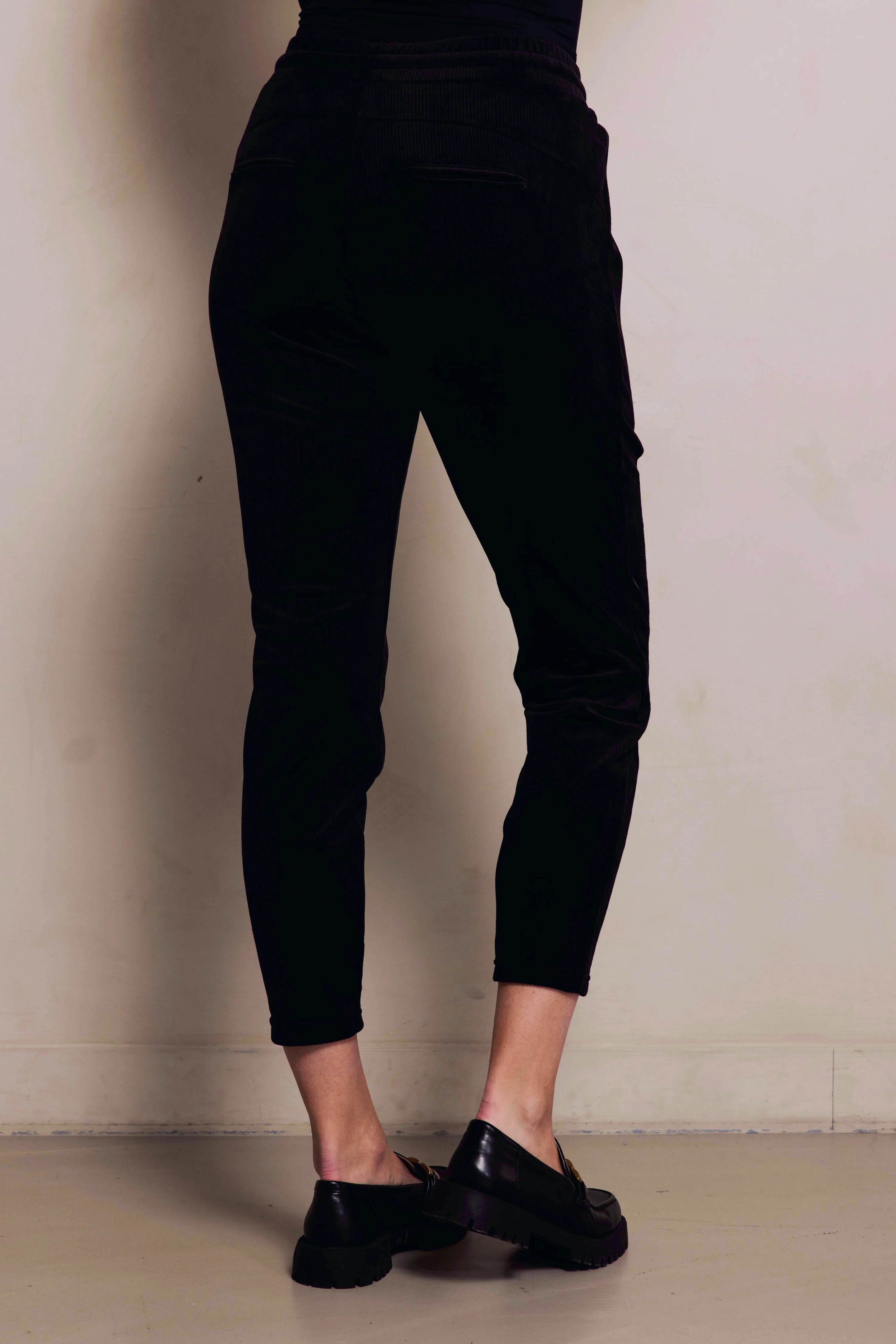Zhrill | CHIARA - Casual Soft Cord Hose | Black