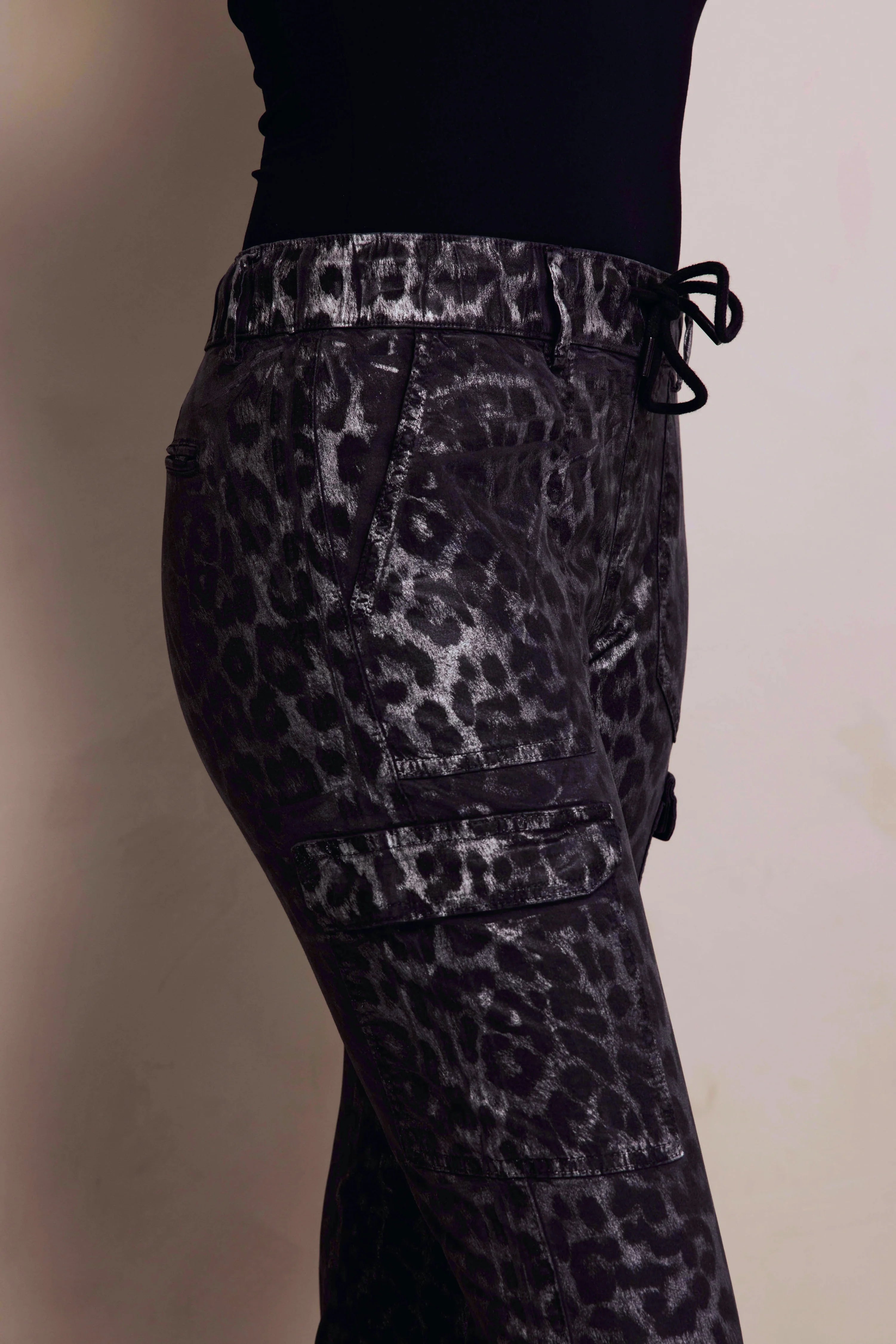 Zhrill | DAISEY - Casual Hose | Black Leo