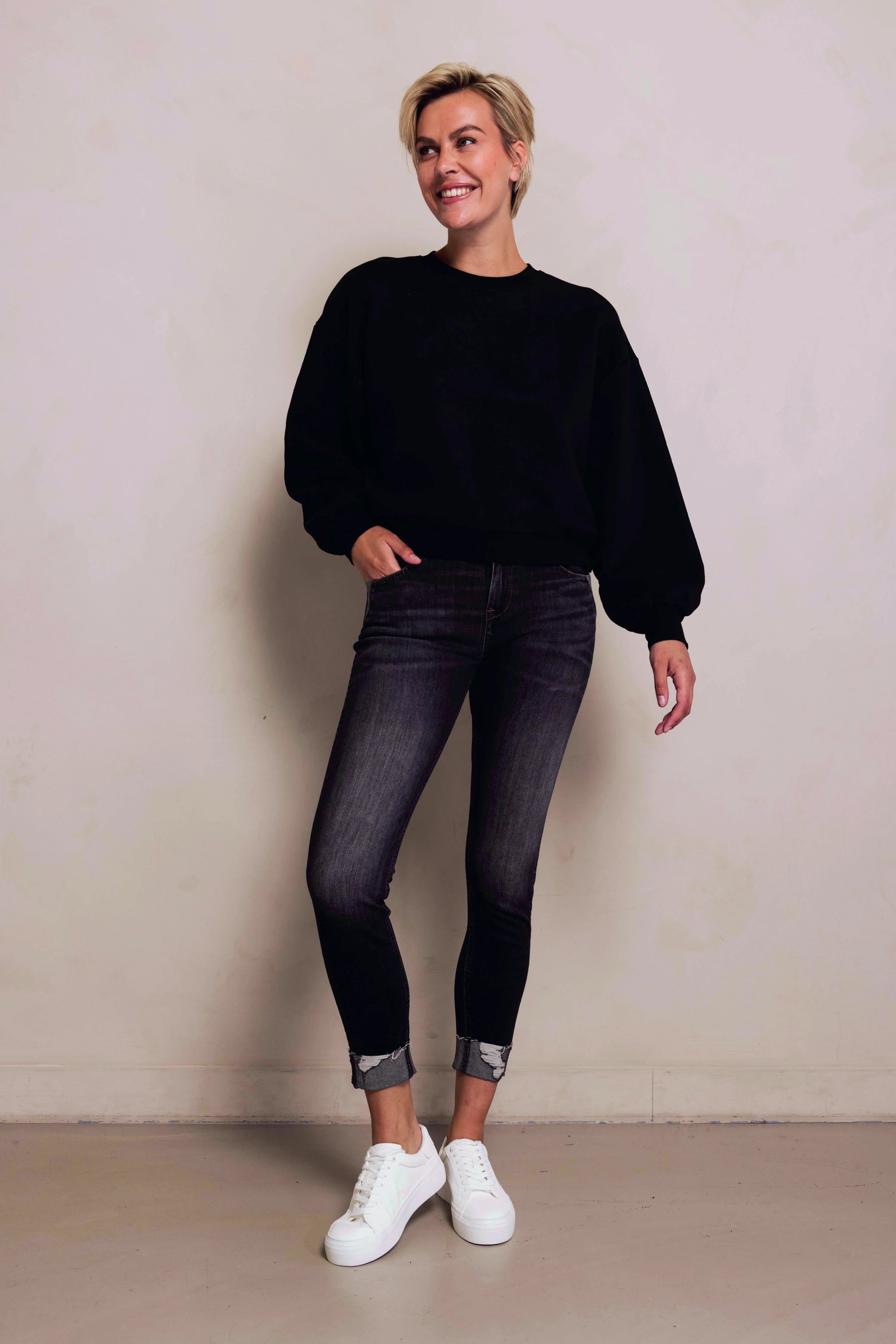 Zhrill | UTE - Sweatshirt | Black