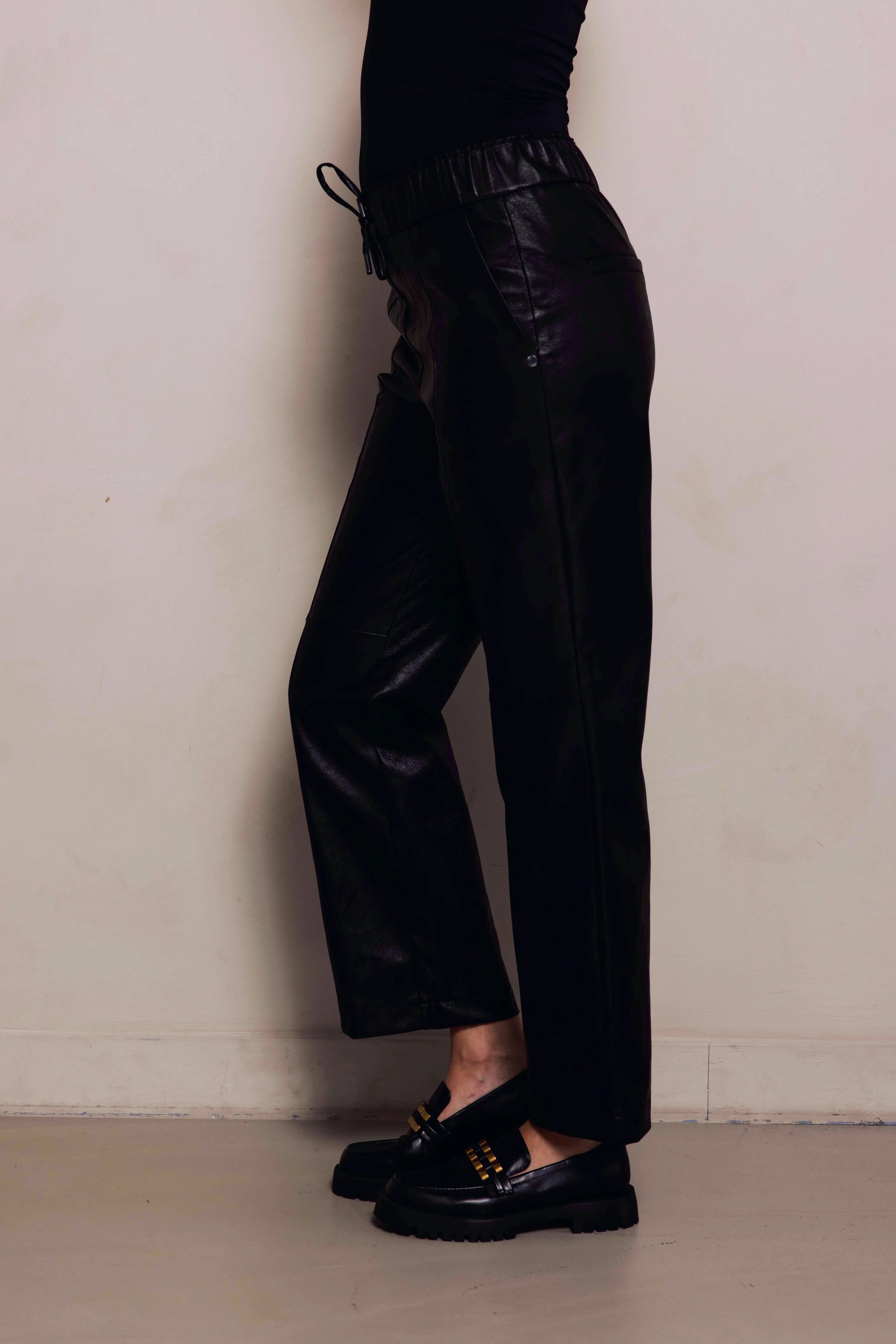 Zhrill | WAYA - Wide Leg | Black