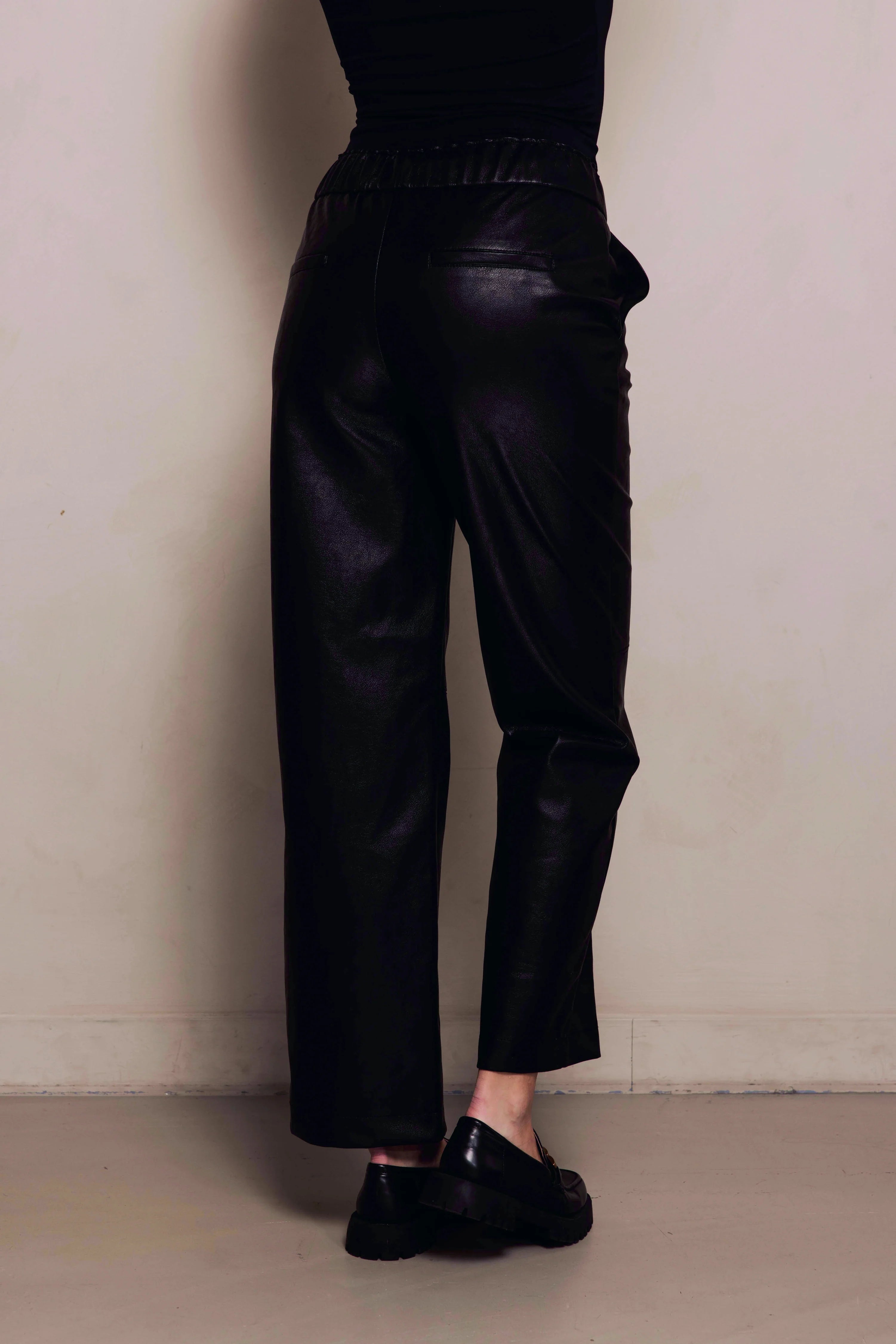 Zhrill | WAYA - Wide Leg | Black