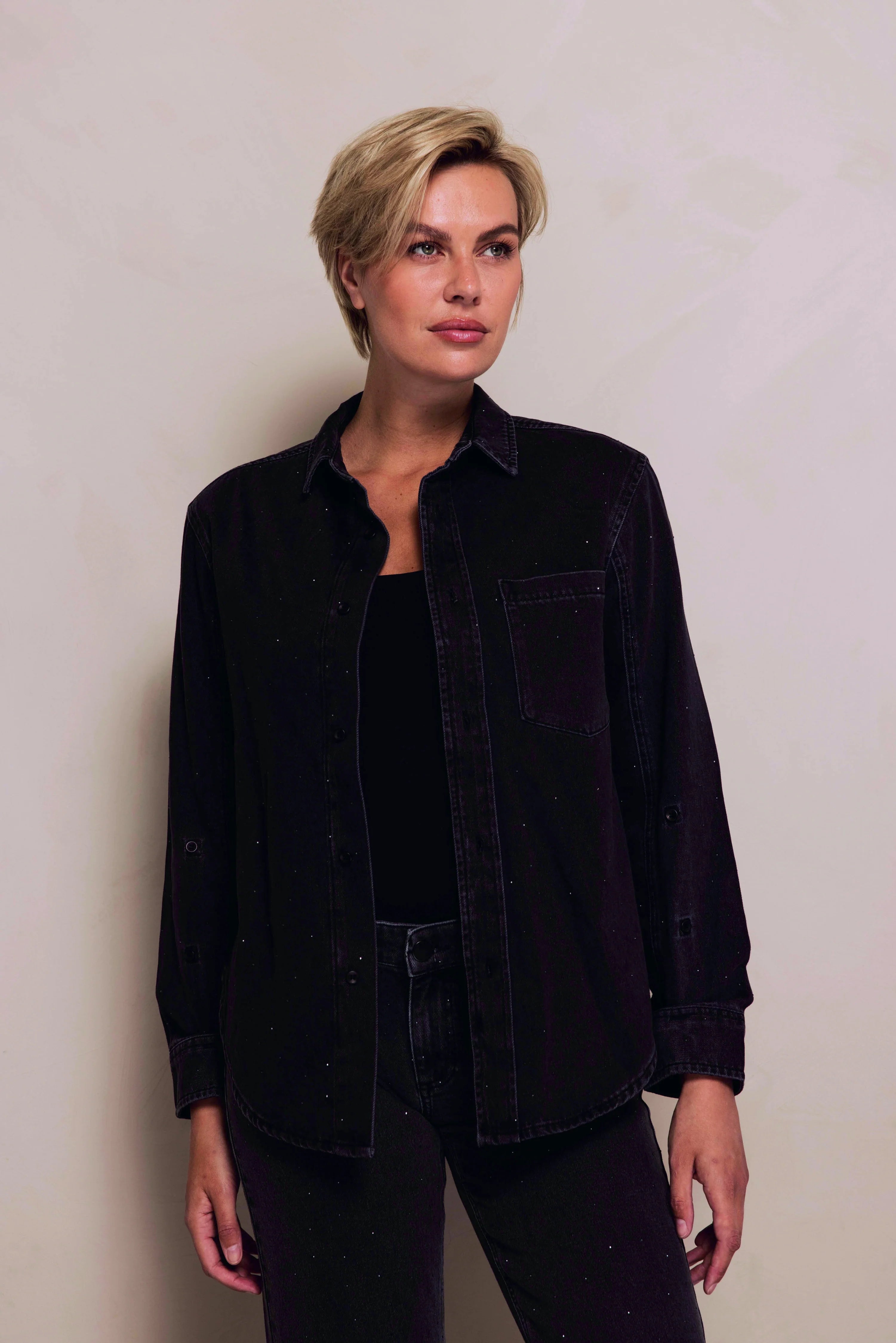 Zhrill | TJURA Hemd | Black