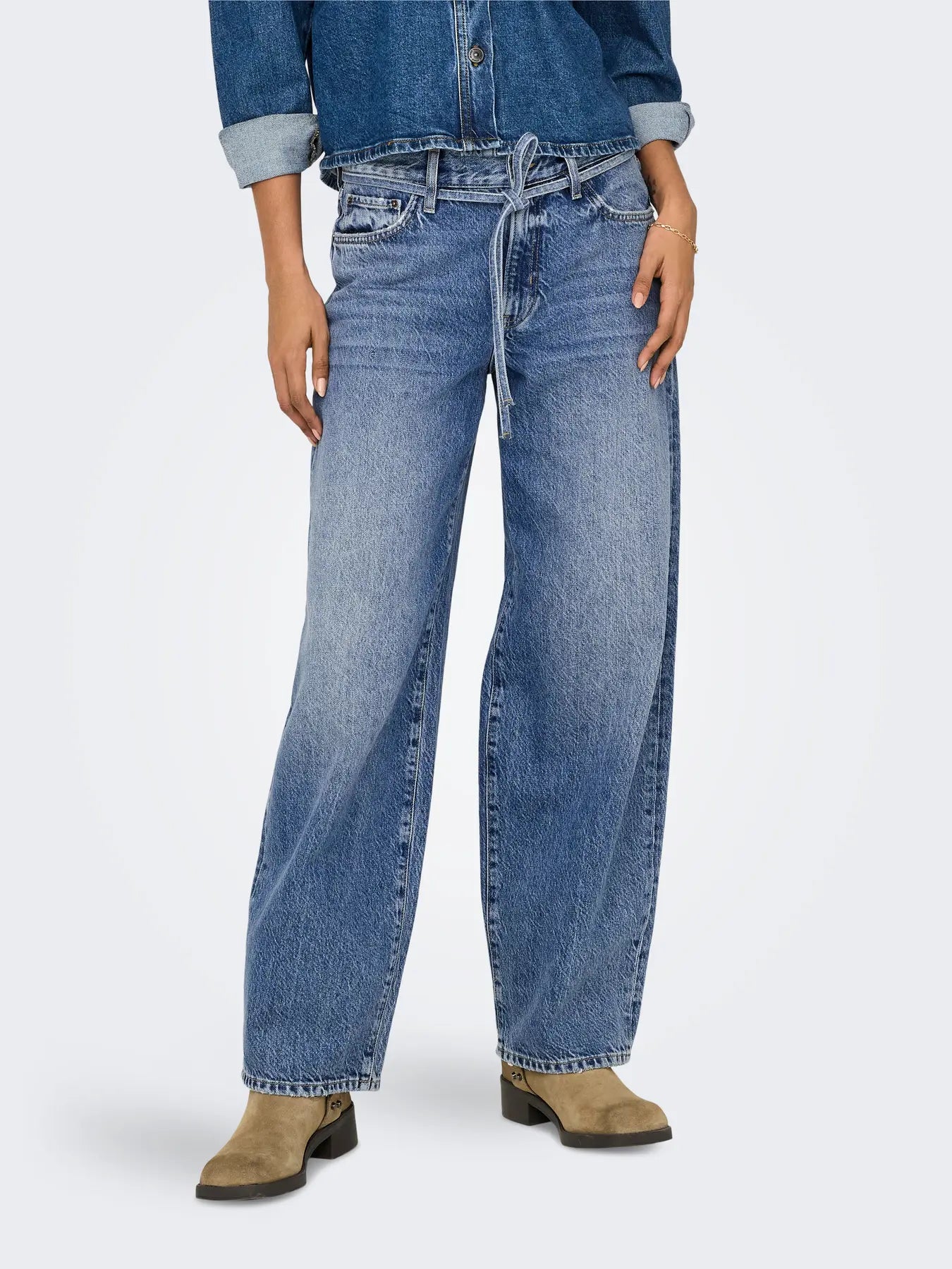 ONLY | GIANNA Mid-Rise Balloon Cut Jeans | MEDIUM BLUE