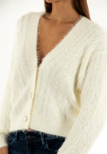 Lade das Bild in den Galerie-Viewer, Guess | Flauschiger Gardigan | G1O6 DOVE WHT
