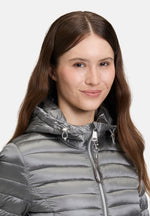 Lade das Bild in den Galerie-Viewer, Cartoon | Steppjacke mit Reißverschlusstaschen | 9152 Cloudburst
