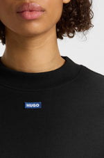 Lade das Bild in den Galerie-Viewer, Hugo Blue | Sweatshirt Rundhals Delessa | 001 black

