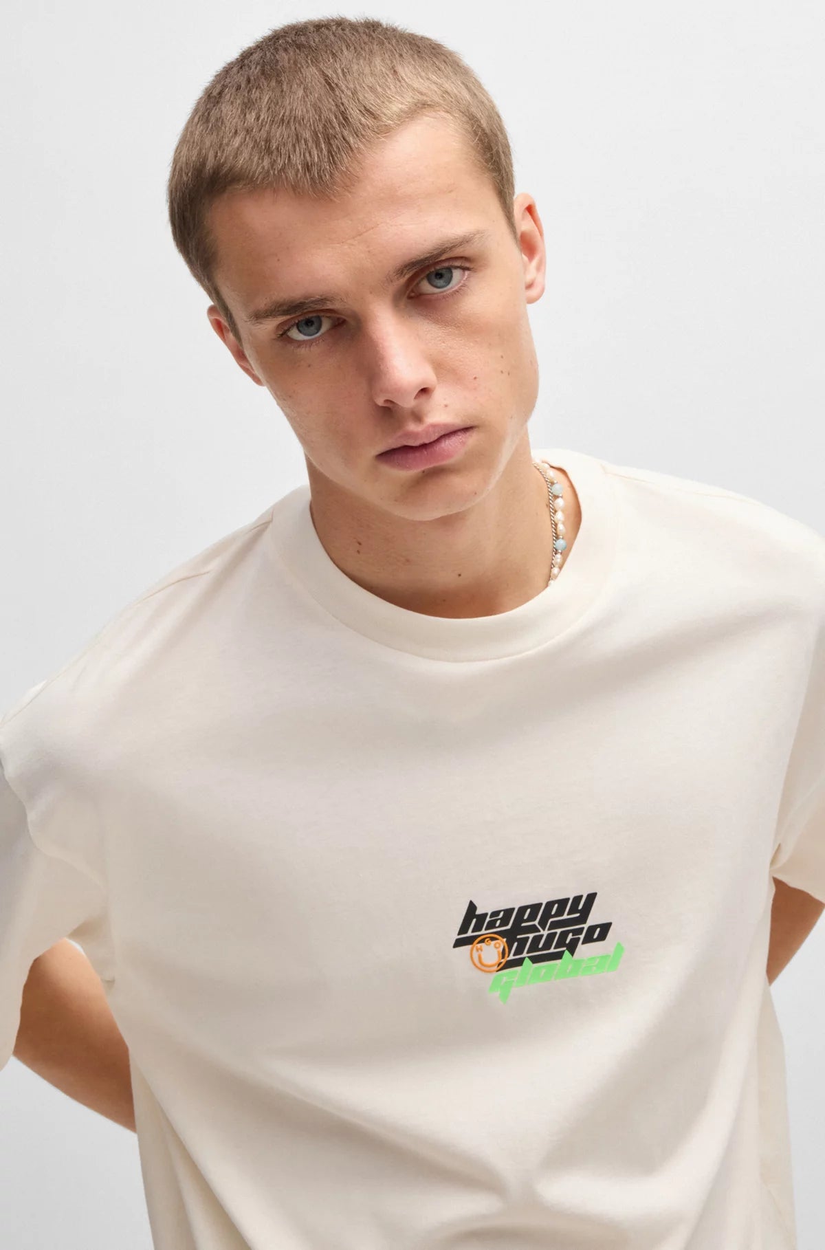 Hugo Blue | Oversized T-Shirt mit Happy HUGO Logo | 121 Open white