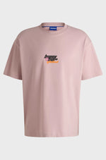 Lade das Bild in den Galerie-Viewer, Hugo Blue | Oversized T-Shirt mit Happy HUGO Logo | 680 light pastel pink
