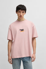 Lade das Bild in den Galerie-Viewer, Hugo Blue | Oversized T-Shirt mit Happy HUGO Logo | 680 light pastel pink
