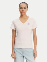 Lade das Bild in den Galerie-Viewer, Hugo Blue | Slim-Fit Classic V-T-Shirt mit blauem Logo-Aufnäher | 684 pink
