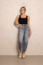 Lade das Bild in den Galerie-Viewer, Zhrill | IZA Wide Fit Jeans | 182 Grey
