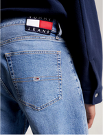 Lade das Bild in den Galerie-Viewer, Tommy Jeans | Ryan Regular Straight Jeans | 1A5 Denim med.
