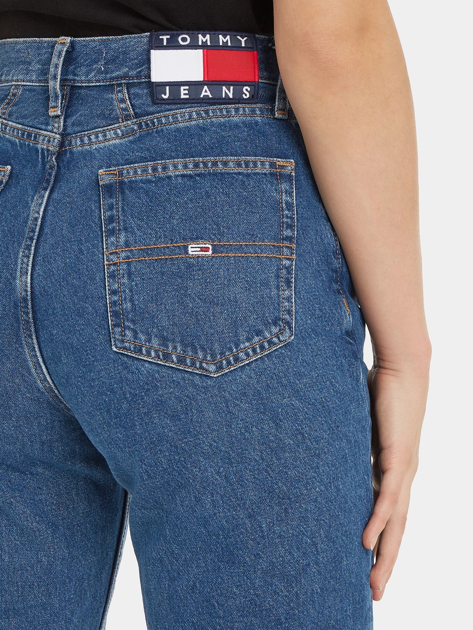 Tommy Jeans | Mom Tapered Jeans mit ultrahohem Bund | 1A5 Denimmedium