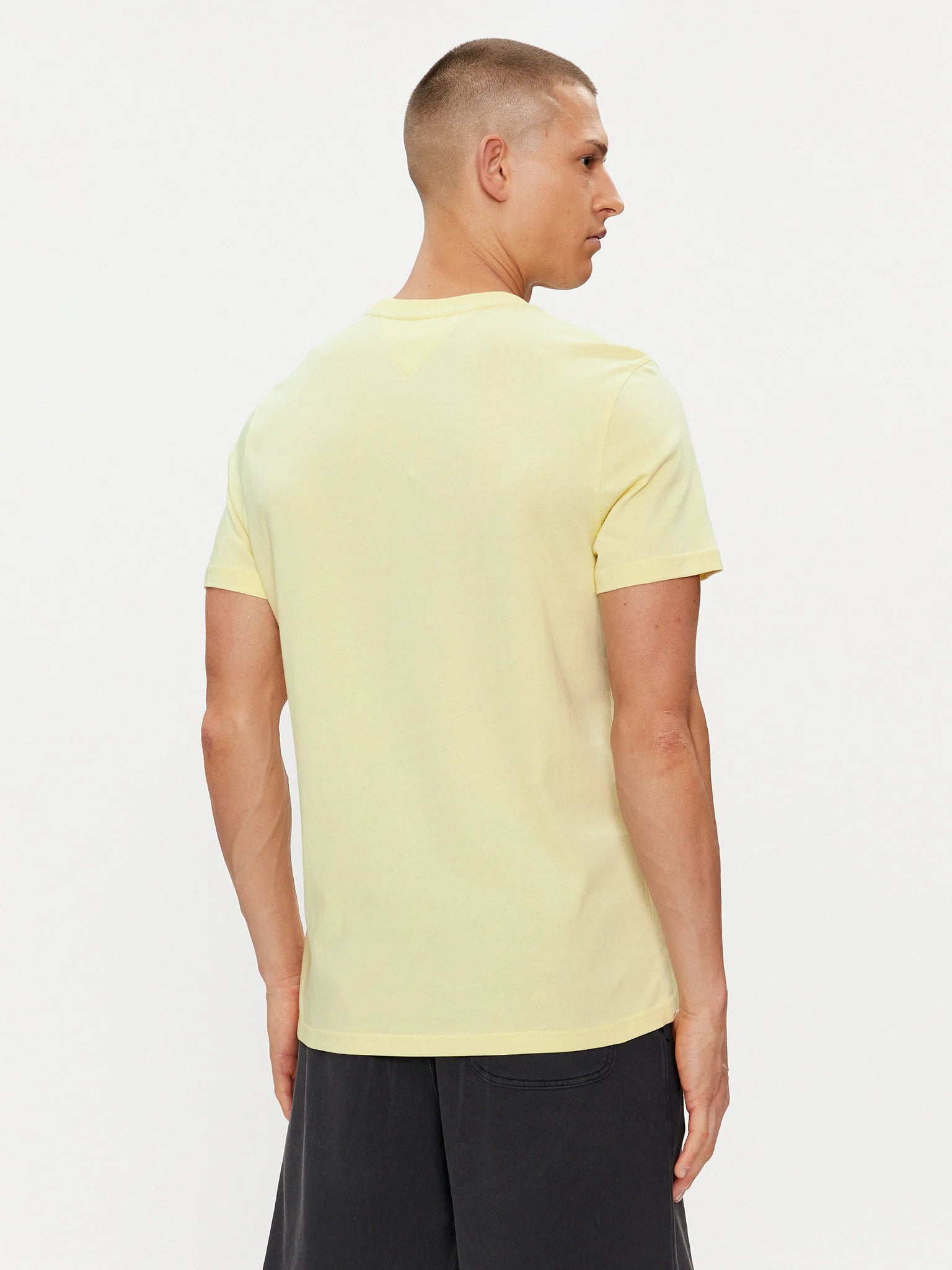 Tommy Jeans | CLASSIC T-SHIRT MIT RUNDHALSAUSSCHNITT | ZHO Lemon