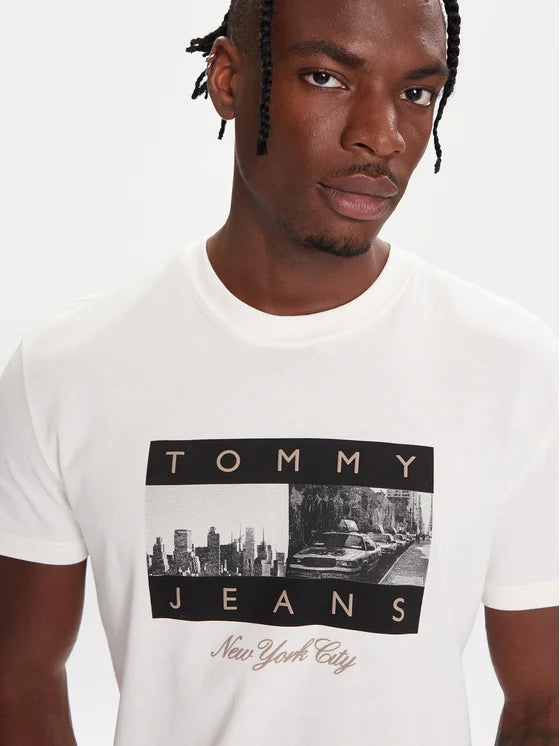 Tommy Jeans | T-Shirt Regular Fit | YBL ecru