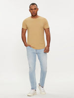 Lade das Bild in den Galerie-Viewer, Tommy Jeans | T-Shirt Slim Fit | ABO Sand
