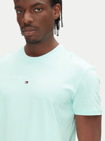Load image into Gallery viewer, Tommy Jeans | T-Shirt mit aufgesticktem Logo | L6V SpringMint
