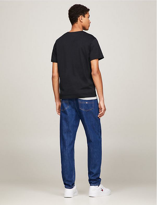 Tommy Jeans | REGULAR FIT T-SHIRT MIT RUNDHALSAUSSCHNITT | 078 schwarz