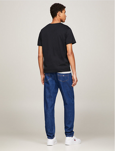 Tommy Jeans | REGULAR FIT T-SHIRT MIT RUNDHALSAUSSCHNITT | 078 schwarz