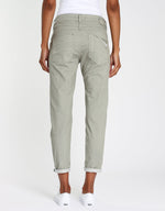 Lade das Bild in den Galerie-Viewer, GANG | 94Amelie Cargo cropped - relaxed fit Hose | 6614 olive
