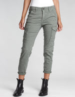 Lade das Bild in den Galerie-Viewer, GANG | 94Amelie Cargo Cropped - Relaxed Fit | 6629 oliv
